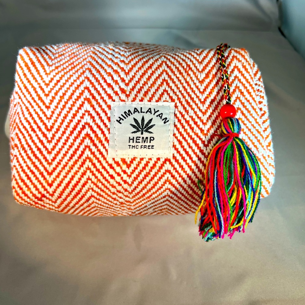 NWT Himalayan Hemp THC Free Make Up Bag. Woven Fabric, Colorful Zipper Pull.